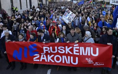 Proti „ruskému zákonu“ protestovali tisícky ľudí