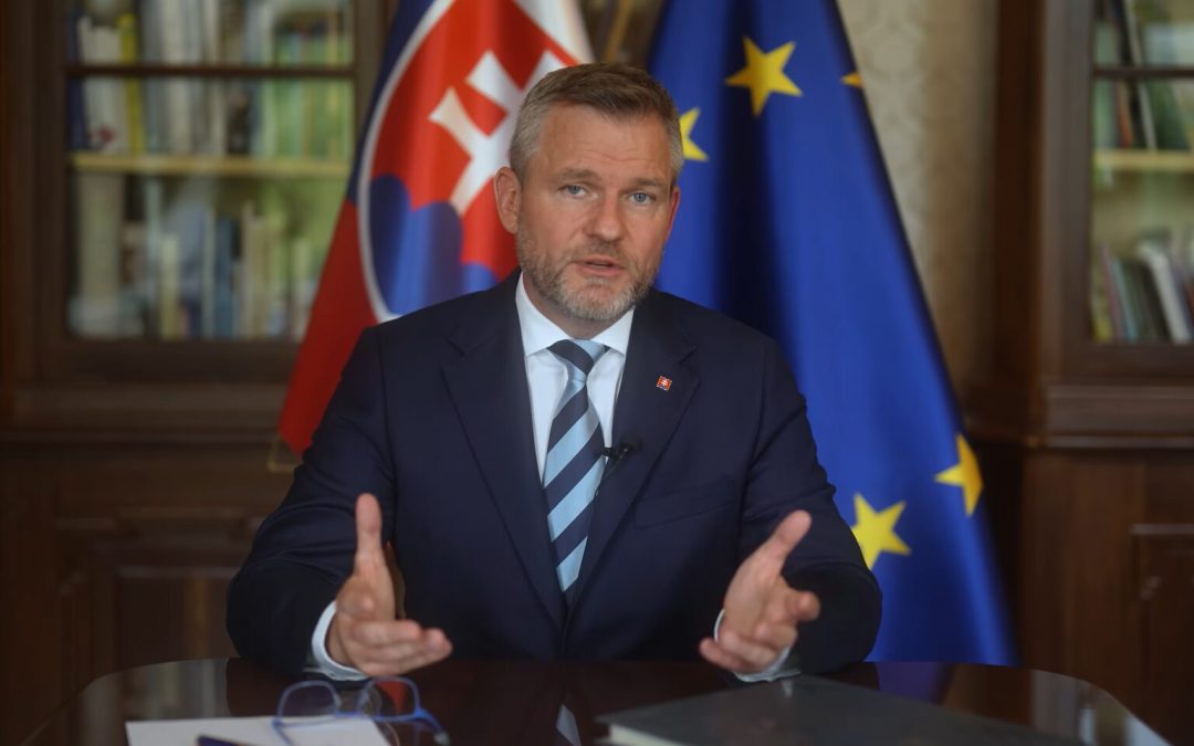 Prezident SR sklamal, podpísal nový mimovládkový zákon